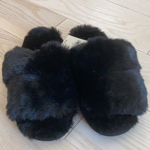 NWT Express Faux Fur Fuzzy Double Band Slippers Size Small